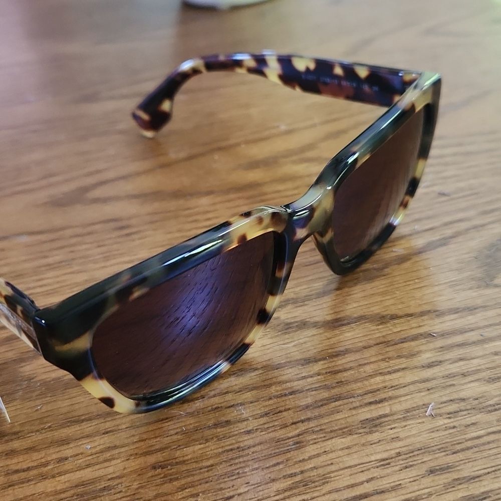 Burberry Tortoise Shell Sunglasses - Picture 4 of 6